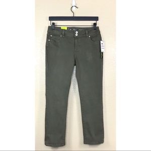 INC International Concepts Straight Leg Crop Jeans Size 6P NWT